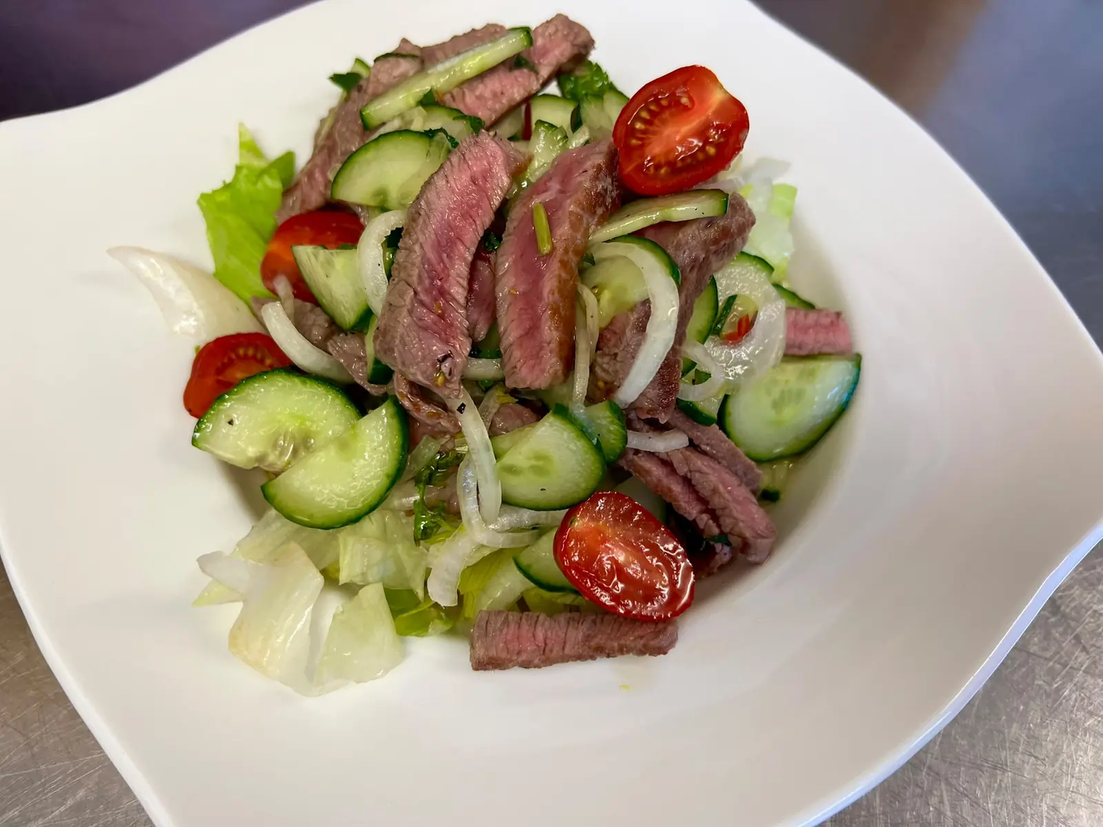 Frischer Rindfleischsalat